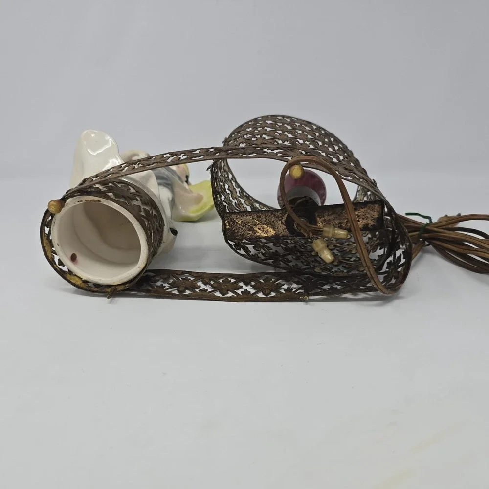 Rare Vintage Sierra Columbia TV Lamp Light Victorian Woman Figural (Working)